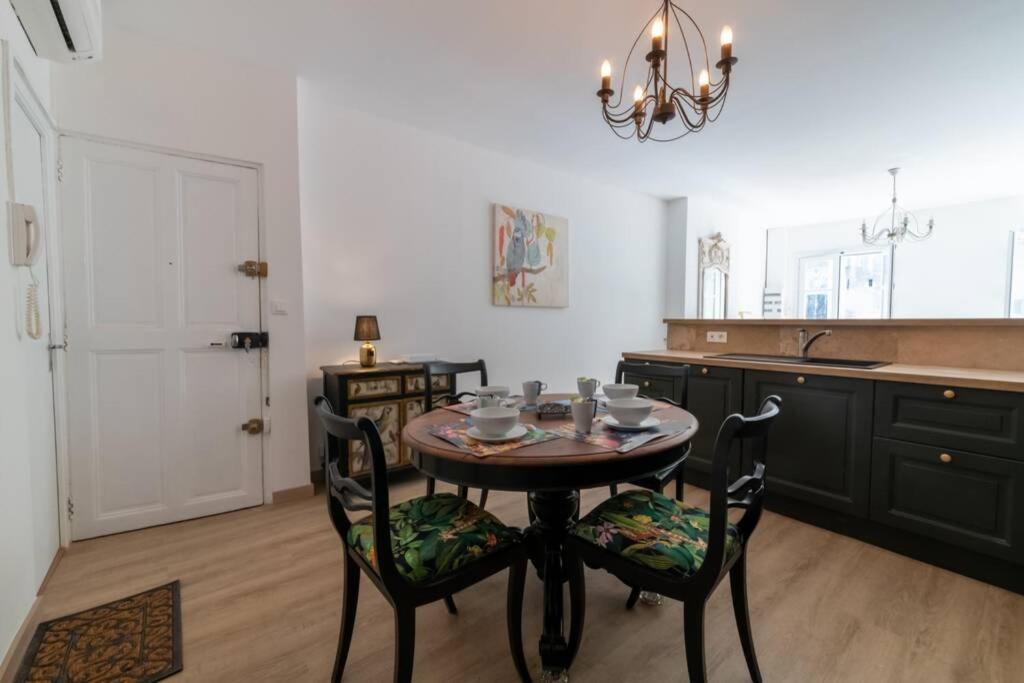 Apartament Bien D'Exception En Face Du Palais Des Papes Awinion Zewnętrze zdjęcie