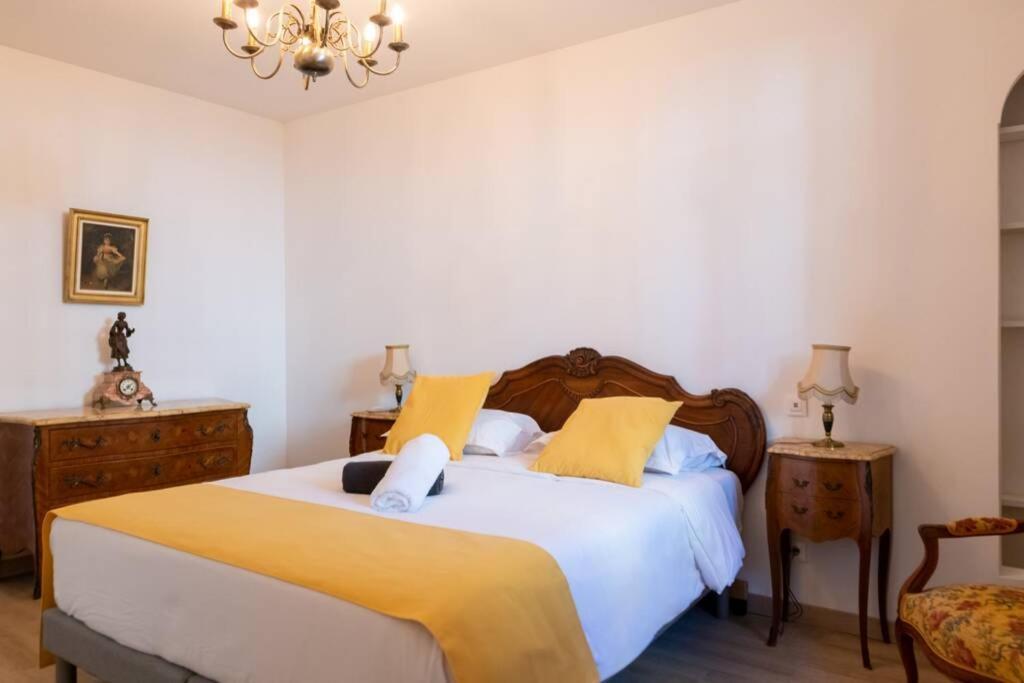 Apartament Bien D'Exception En Face Du Palais Des Papes Awinion Zewnętrze zdjęcie